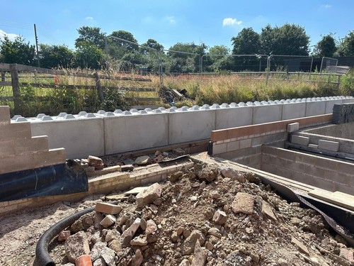 Interlocking concrete block - interlocking,