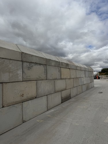 Concrete interlocking blocks - concrete,